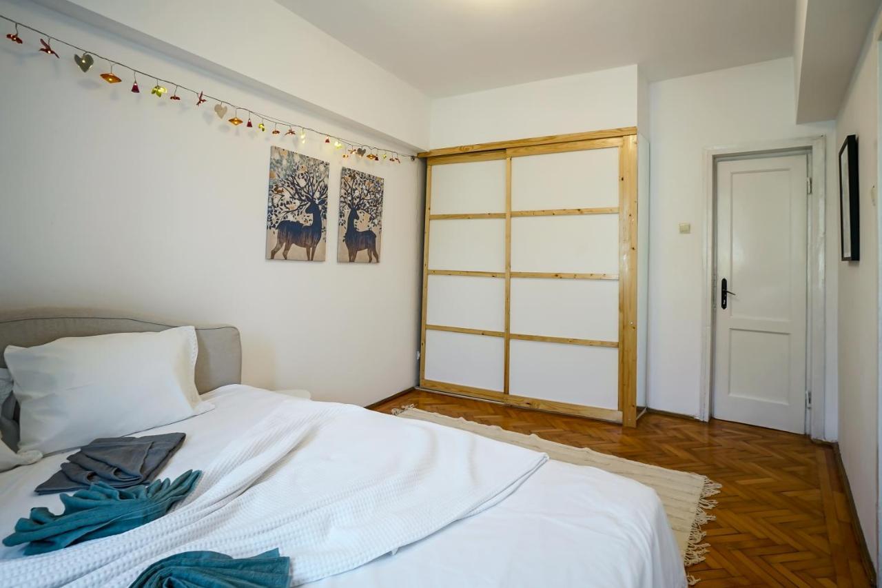 Appartamento Apartament Universitate - Centrul Vechi Bucarest Esterno foto