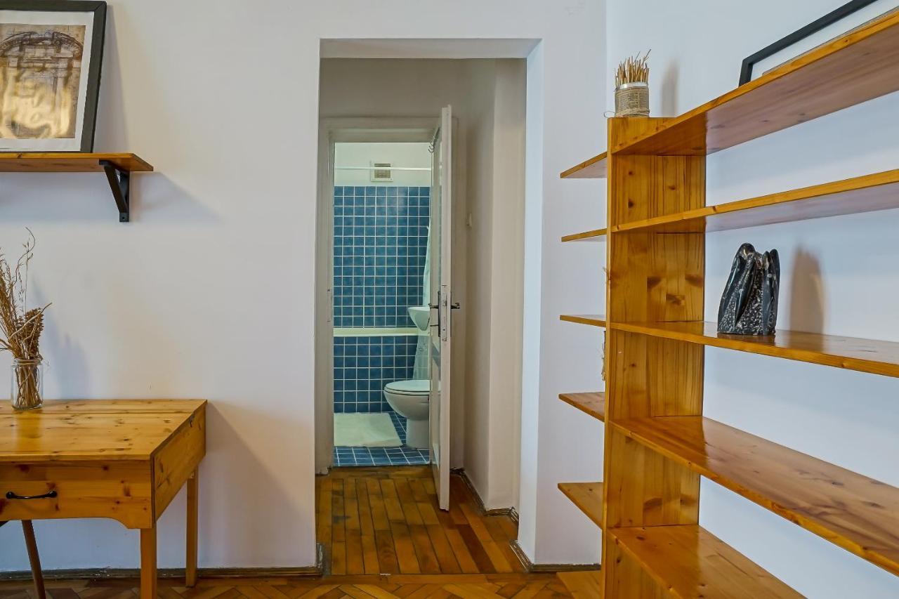 Appartamento Apartament Universitate - Centrul Vechi Bucarest Esterno foto